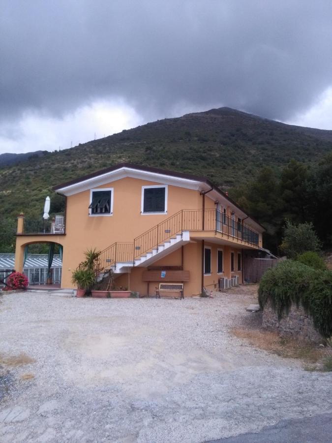 Agriturismo Tendapiccola Ceriale Bagian luar foto